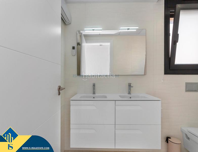 Foto 966c11d0-2619-4826-aec3-981c98278496. Chalet mit parking pool in Parque Acuático - Sector 25 Torrevieja