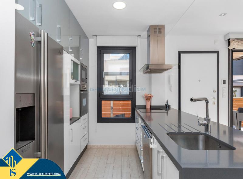 Foto b86e2b28-8548-4804-8d01-c736c5ee5534. Chalet mit parking pool in Parque Acuático - Sector 25 Torrevieja