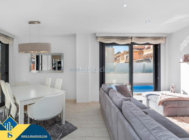 Foto eeaedae3-b09c-49b4-87e8-b457ecae7afc. Chalet mit parking pool in Parque Acuático - Sector 25 Torrevieja