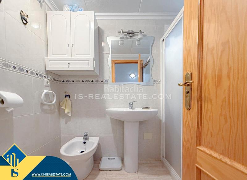 Foto 1db0332c-5275-44a4-8deb-3a00cdeb3506. Apartament amb calefacció aparcament piscina a Antonio Machado Torrevieja