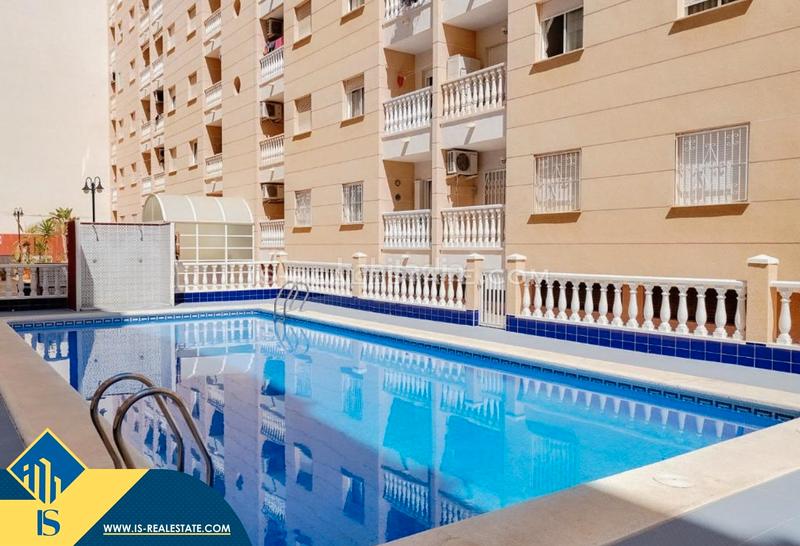 Foto 337d2224-9a9f-4b8e-ac31-fd4a31c7fceb. Apartament amb calefacció aparcament piscina a Antonio Machado Torrevieja