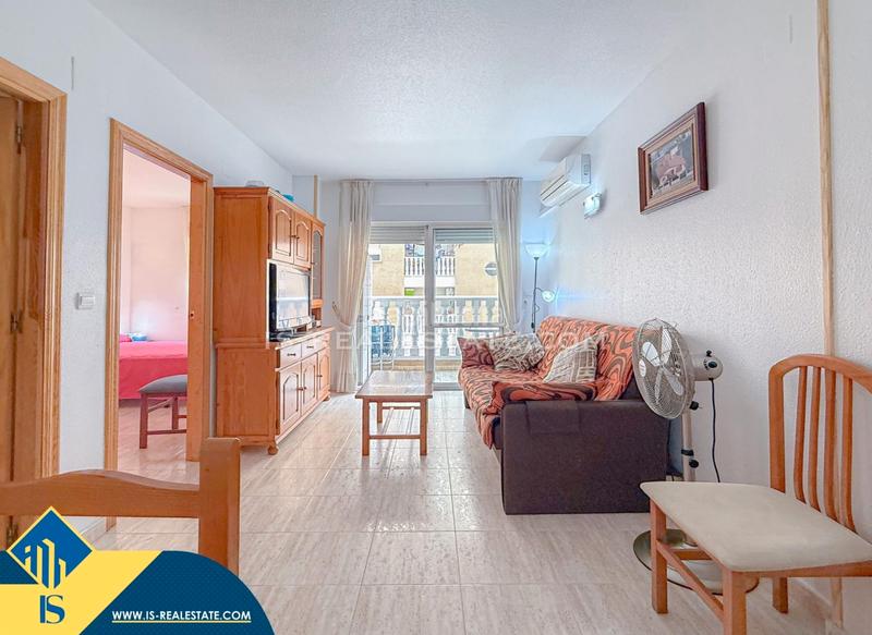 Foto 425005f1-1730-48cb-9ae3-298409e3cb7d. Apartament amb calefacció aparcament piscina a Antonio Machado Torrevieja