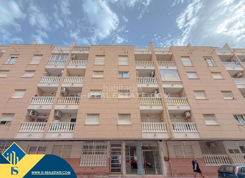 Foto c663f6d4-ce27-45d5-b505-eda8a02c3ae0. Apartament amb calefacció aparcament piscina a Antonio Machado Torrevieja