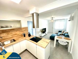 Casa a Zona Carrefour - Urbanizaciones. Bungalow renovado con piscina comunitaria, en la provincia de al