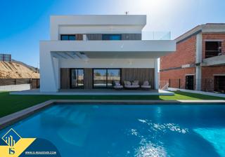 Chalet in Balcón de Finestrat-Terra Marina. Villa en construcción con piscina privada, en la provincia de al