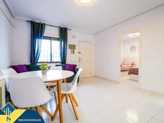 Apartament  Avenida alfredo nobel. Apartamento reformado en torrevieja, provincia de alicante. 2 ha