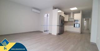 Apartament a Puerto Deportivo. Apartamento renovado con terraza, en la provincia de alicante, e