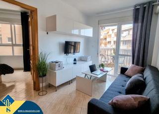 Apartament a Las Piscinas Naturales. Apartamento con piscina comunitaria, en la provincia de alicante