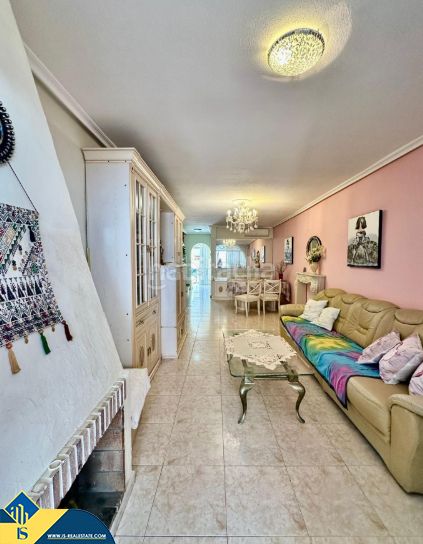 Foto adbc9dc8-0e4f-479a-9443-b6497edbd189. Casa amb aparcament piscina a nueva Torrevieja Torrevieja