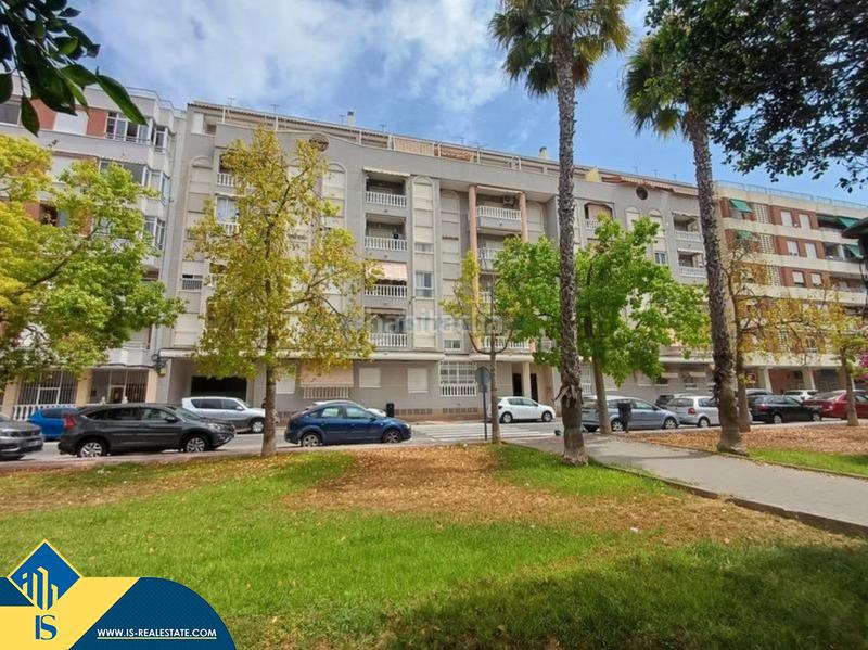 Foto 00f68467-c6a1-4a86-ad15-b1d54299a337. Apartamento  renovado con piscina comunitaria, en la provincia de alicante, en la ciudad , en la zona de playa del ace en Torrevieja