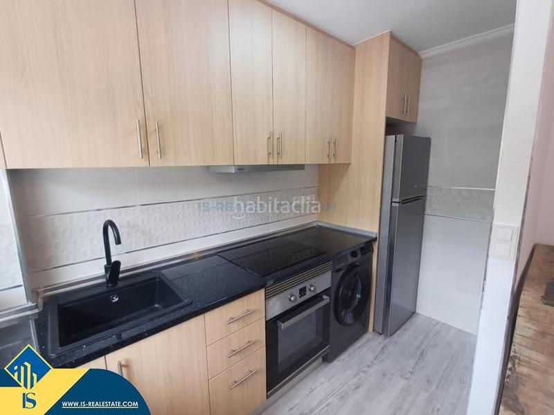 Foto 49bf6072-fd06-4e05-93b7-40b2f91eae99. Apartamento  renovado con piscina comunitaria, en la provincia de alicante, en la ciudad , en la zona de playa del ace en Torrevieja
