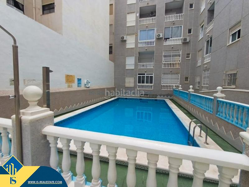 Foto e0a26844-81da-4eb6-8d35-8c35a2489b36. Apartamento  renovado con piscina comunitaria, en la provincia de alicante, en la ciudad , en la zona de playa del ace en Torrevieja