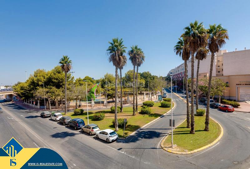 Foto 01185536-3d28-4ffb-b9ac-aa4a729603f1. Apartamento  renovado con piscina comunitaria, en la provincia de alicante, en la ciudad . 1 habitación | 55 m² | 700 en Torrevieja