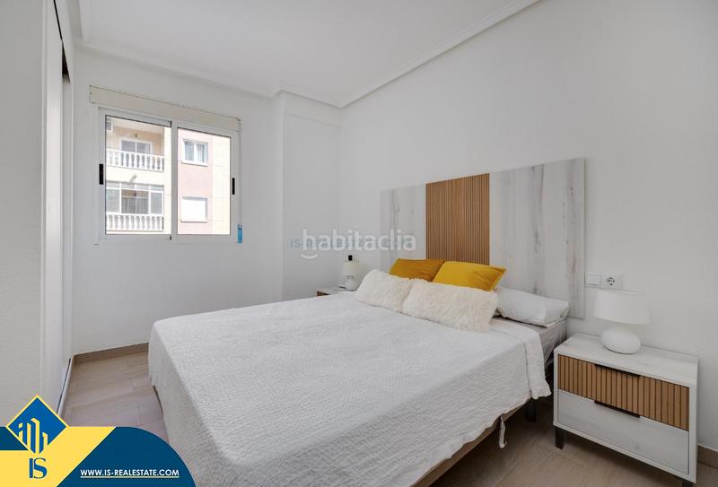 Foto 382f4f3a-501a-4377-8eaf-5d3d74e6c9da. Apartamento  renovado con piscina comunitaria, en la provincia de alicante, en la ciudad . 1 habitación | 55 m² | 700 en Torrevieja