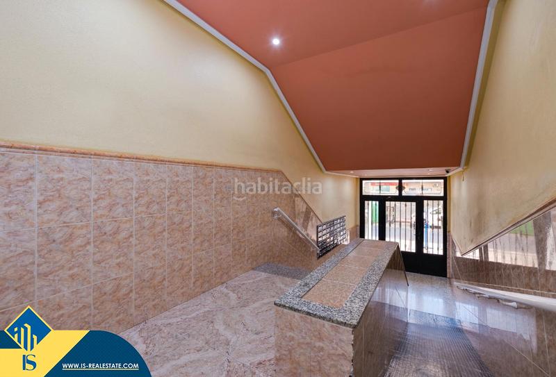 Foto 44699ed2-acf6-4caf-85ea-1531f01ee3b1. Apartamento  renovado con piscina comunitaria, en la provincia de alicante, en la ciudad . 1 habitación | 55 m² | 700 en Torrevieja