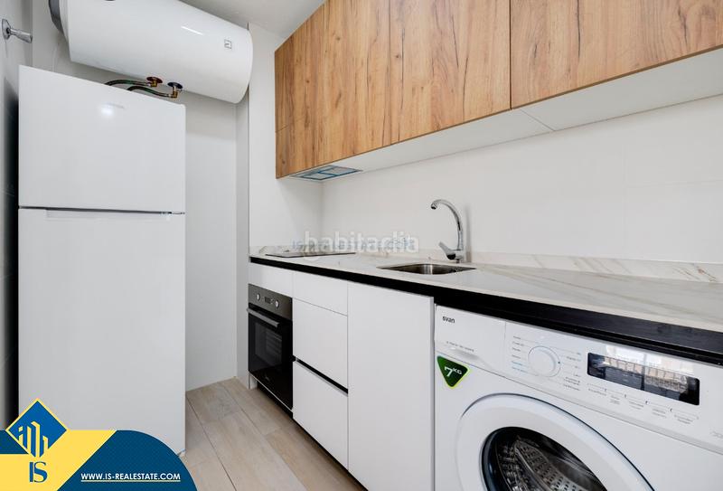 Foto 996a8721-f38b-4637-9d13-c8e5d8b87660. Apartamento  renovado con piscina comunitaria, en la provincia de alicante, en la ciudad . 1 habitación | 55 m² | 700 en Torrevieja