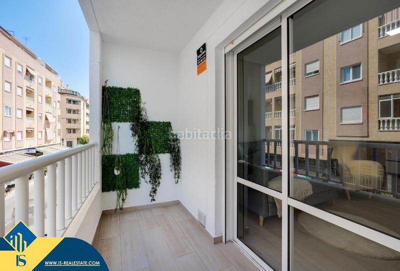 Foto c8906f1d-923e-4e02-b511-2f832757ee6f. Apartamento  renovado con piscina comunitaria, en la provincia de alicante, en la ciudad . 1 habitación | 55 m² | 700 en Torrevieja