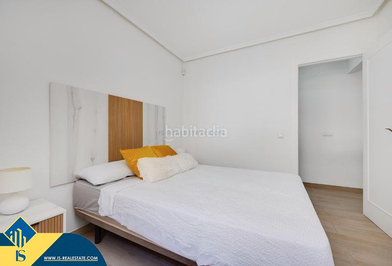 Foto f79a95e9-3383-475c-821a-a3e5683fb45c. Apartamento  renovado con piscina comunitaria, en la provincia de alicante, en la ciudad . 1 habitación | 55 m² | 700 en Torrevieja