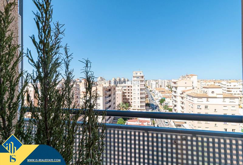 Foto 2f46378c-0ad1-4fd8-8f8e-90e3747ddf2b. Duplex with heating parking in nueva Torrevieja Torrevieja