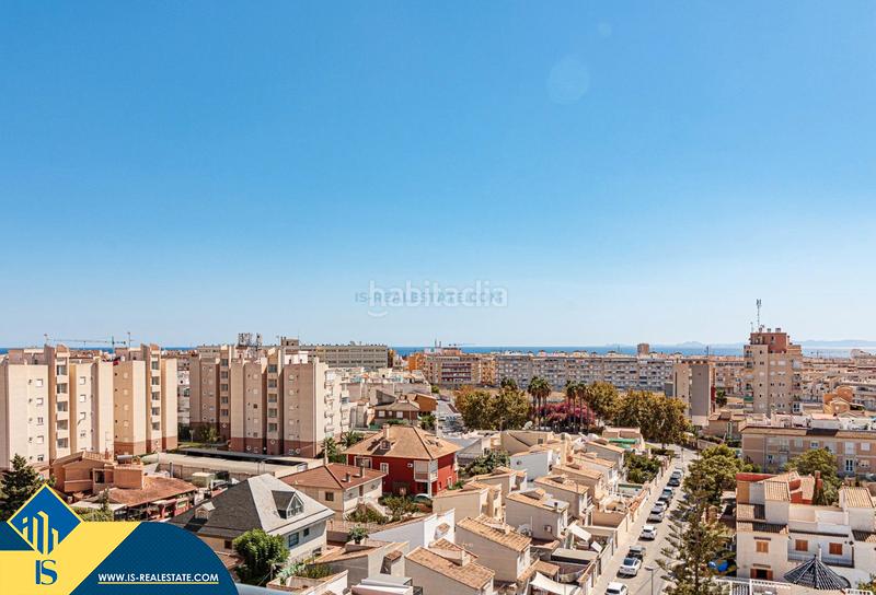 Foto 7c8b1b06-d8dd-4123-a80b-2bef49af8f52. Duplex with heating parking in nueva Torrevieja Torrevieja