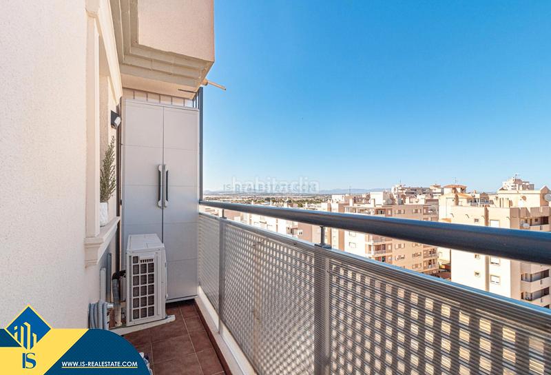 Foto 8eb8a519-f236-48f4-b7ad-3e43a2b49599. Duplex with heating parking in nueva Torrevieja Torrevieja