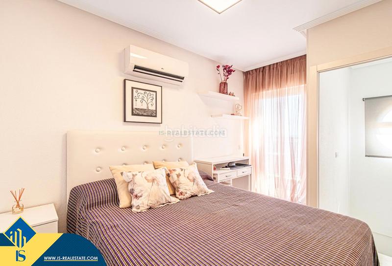 Foto 97319b91-fdf7-439f-8c5f-f978463ac35f. Duplex with heating parking in nueva Torrevieja Torrevieja