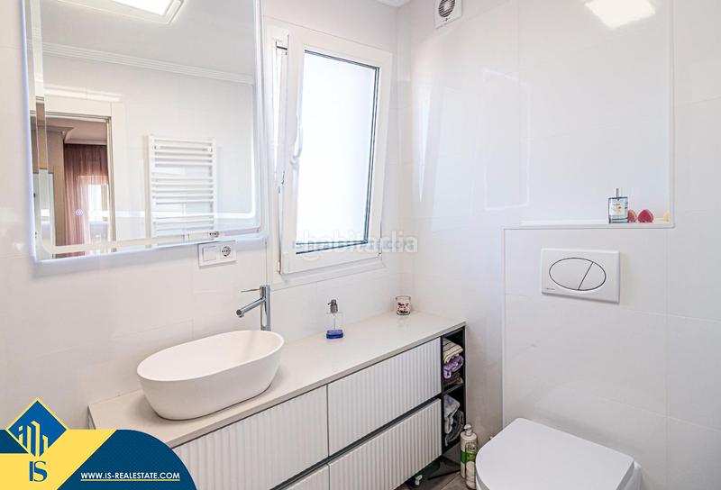 Foto b52cd6a0-cb79-4409-81f8-56dd84a44748. Duplex with heating parking in nueva Torrevieja Torrevieja