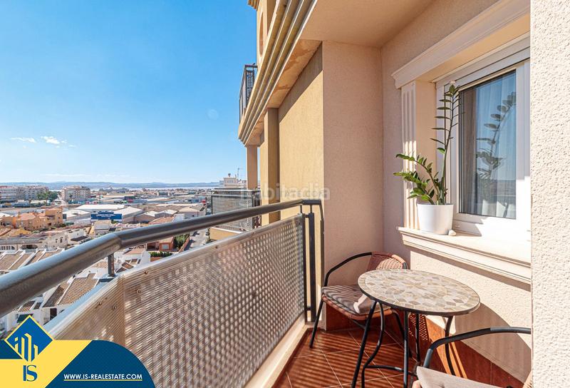 Foto ff12cb13-588c-4bf1-a53a-47490bc7efd8. Duplex with heating parking in nueva Torrevieja Torrevieja