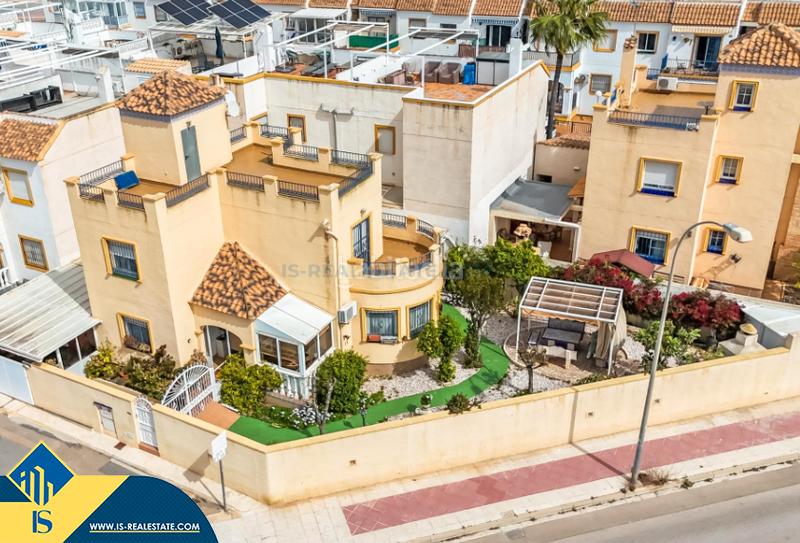 Foto 0f36aede-223f-4787-8443-336815344020. Chalet avec parking piscine dans La Florida Orihuela