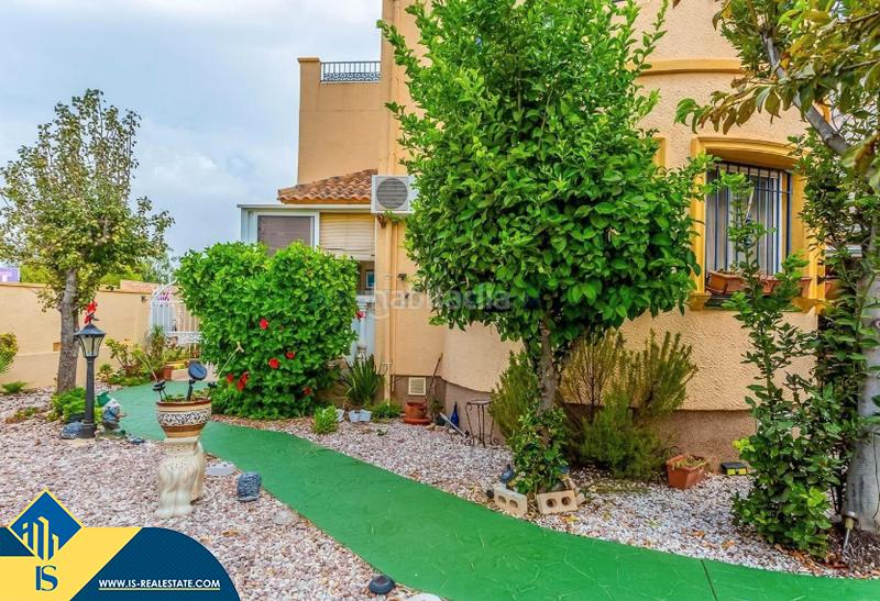 Foto 433b1454-09bd-46e3-996c-36bc04eb91c4. Chalet avec parking piscine dans La Florida Orihuela