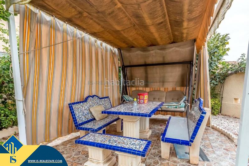 Foto 4874ecd2-f64d-4ca3-b224-44ec1fee05de. Chalet avec parking piscine dans La Florida Orihuela