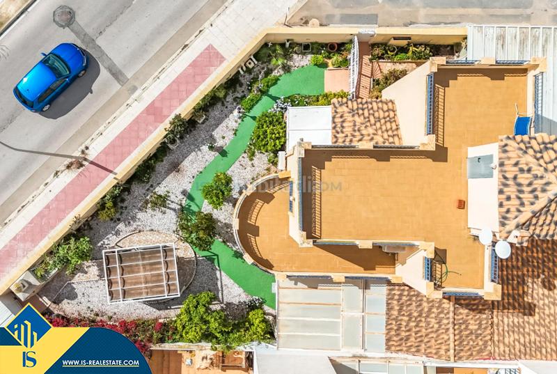 Foto ec2e1a58-b45c-4853-88c3-dd9d781e61b0. Chalet avec parking piscine dans La Florida Orihuela