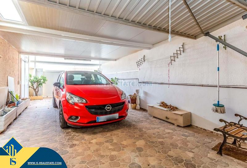 Foto fb9ea166-c625-41b5-9e41-e02a28325621. Chalet avec parking piscine dans La Florida Orihuela