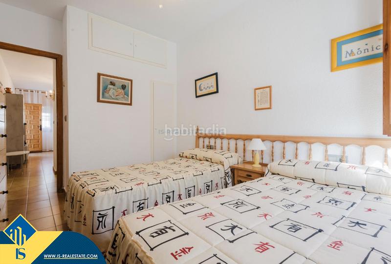 Foto 106b9783-2c09-4bdc-a2d7-81dbbcb2b9c1. Casa bungalow con piscina comunitaria, en la provincia de alicante, en la ciudad , en la zona de Playa de los Náufragos. 3 en Torrevieja