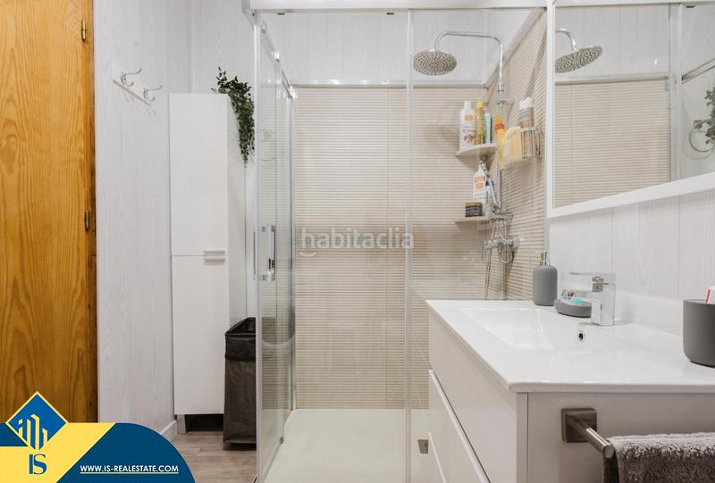 Foto 3529a533-bf3c-4e35-a2f0-f19c0f1eaac5. Casa bungalow con piscina comunitaria, en la provincia de alicante, en la ciudad , en la zona de Playa de los Náufragos. 3 en Torrevieja