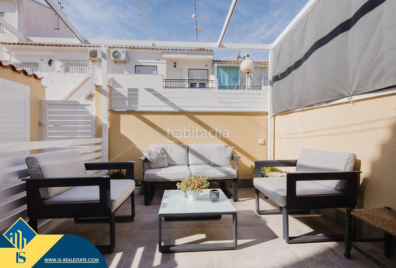 Foto 4c631c2c-96a2-4f2d-ac7b-bd6ecae91b72. Casa bungalow con piscina comunitaria, en la provincia de alicante, en la ciudad , en la zona de Playa de los Náufragos. 3 en Torrevieja