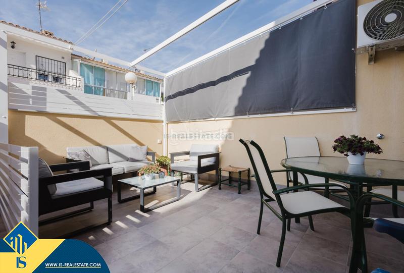 Foto a5a00417-439e-49c1-9e20-ddc1f1309c7f. Casa bungalow con piscina comunitaria, en la provincia de alicante, en la ciudad , en la zona de Playa de los Náufragos. 3 en Torrevieja