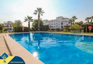 Casa a Los Almendros. Casa con piscina comunitaria, en la provincia de alicante, en la