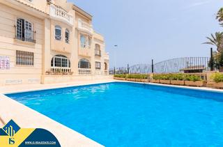 Pis a Zona Playa de los Locos. Apartamento renovado con piscina comunitaria, en la provincia de