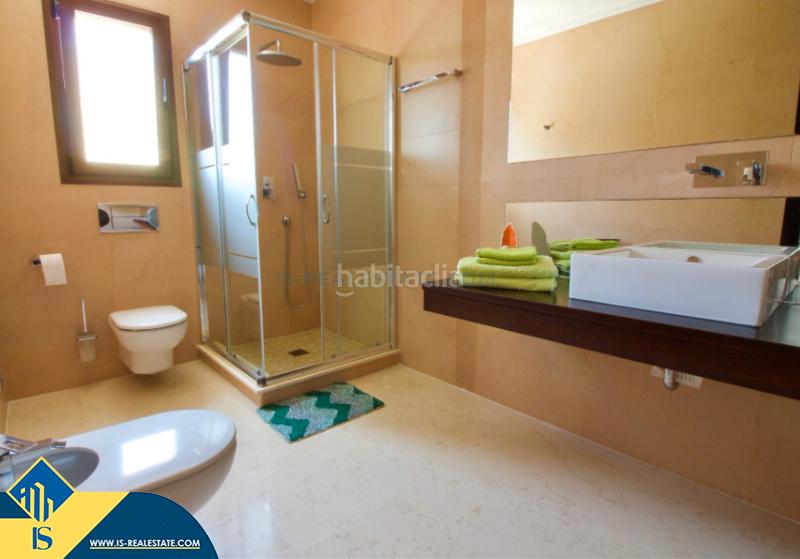 Foto 1d053dc2-22a9-46c9-a93a-abb984a86f1b. Chalet mit parking pool in Cabo Roig Orihuela