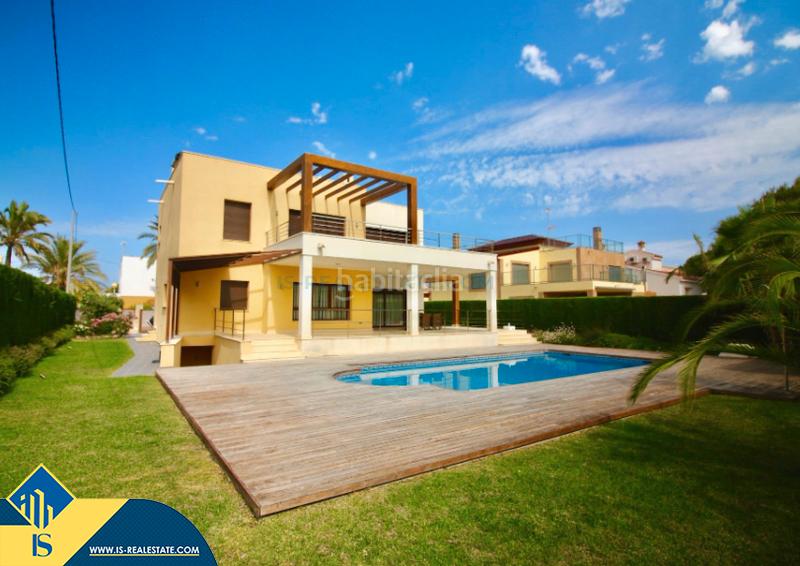 Foto 8418a160-2339-46f3-90b5-543d4010a32c. Chalet mit parking pool in Cabo Roig Orihuela