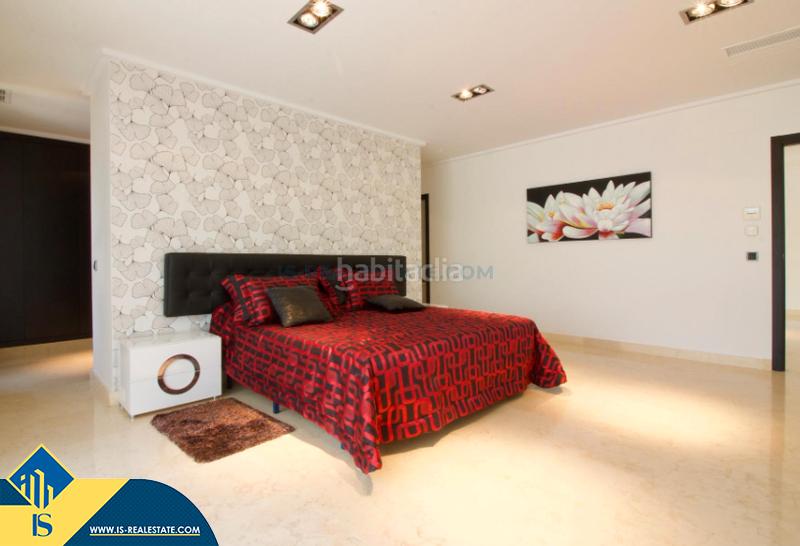 Foto 9257d393-01b8-48be-b7de-f83c7c98616e. Chalet mit parking pool in Cabo Roig Orihuela
