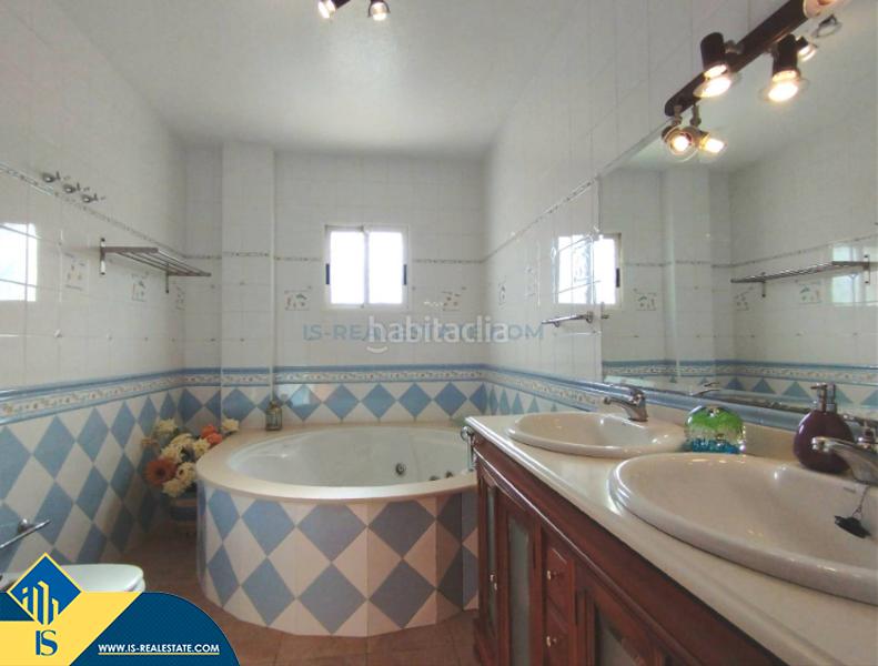 Foto 06889050-303e-405a-9fa6-d1437e2d12e8. Chalet avec parking piscine dans Zona Carrefour - Urbanizaciones Torrevieja