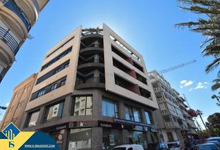 Pis a Centro - Muelle Pesquero. Apartamento con terraza, en la provincia de alicante, en la ciud
