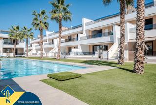 Maison à San Pedro del Pinatar. Bungalow con piscina comunitaria, en la provincia de alicante, e