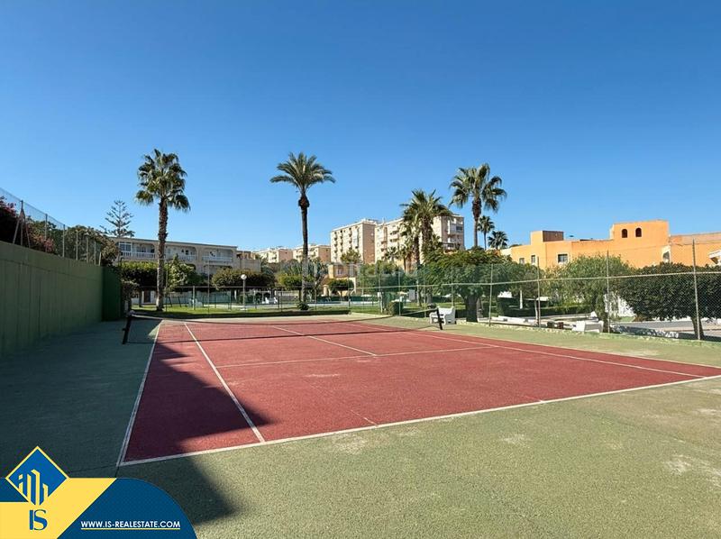 Foto 3deec51c-2b3b-412b-9703-3ffe0b657513. Apartment with heating pool in Torreblanca Torrevieja