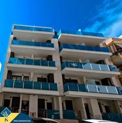 Pis a Las Piscinas Naturales. Apartamento con piscina comunitaria, en la provincia de alicante
