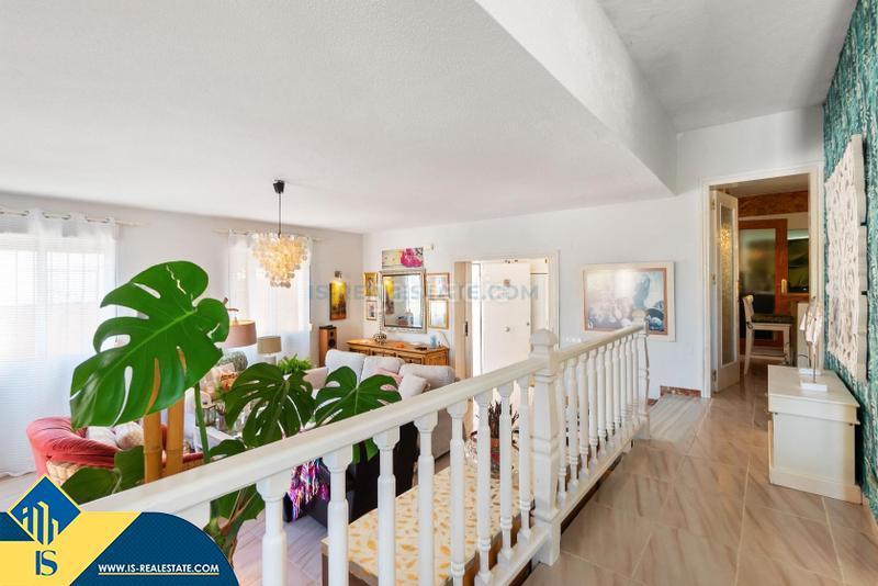 Foto 0c6e27d3-a31c-4702-adfd-ee24bc3ea61f. Chalet mit parking pool in La Zenia Orihuela