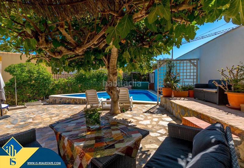 Foto 12b29760-1c10-4f08-b7af-06cac950117c. Chalet mit parking pool in La Zenia Orihuela