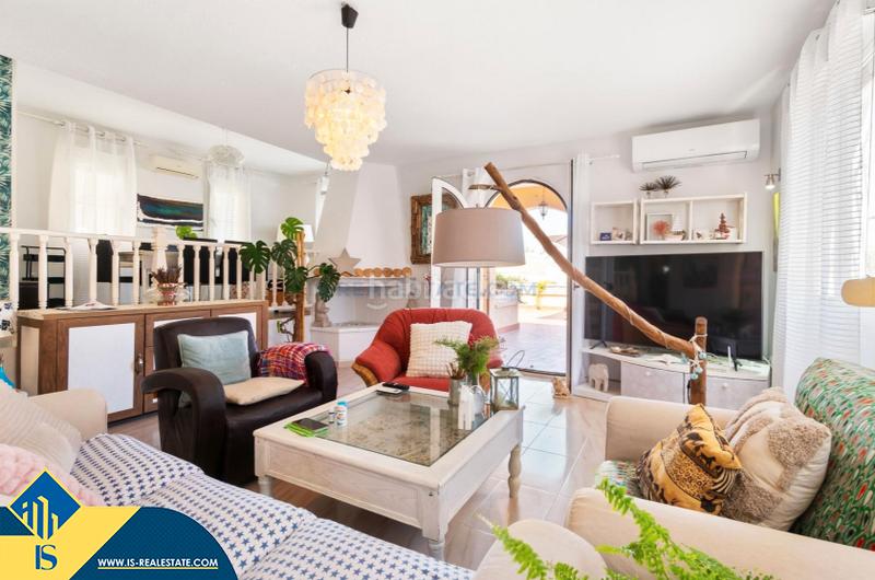 Foto 6be40d0d-fe8b-43d3-806e-bfe5454fdd80. Chalet mit parking pool in La Zenia Orihuela